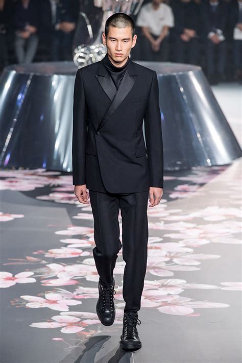 defilé dior homme|DIOR.